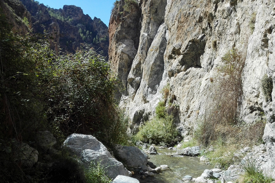 Mooiste wandelingen in Granada - paseos más bonitos de Granada - most beautiful walks in Granada - 10 schönsten Wanderungen in Granada - Les 10 plus belles randonnées de Grenade - グラナダの最も美しい散歩道10選 - Le 10 passeggiate più belle di Granada