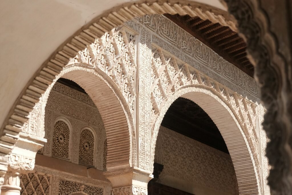 Worth Visiting Alhambra Without Nasrid Palaces - De moeite waard om Alhambra te bezoeken zonder Nasrid-paleizen - Vale la pena visitare l'Alhambra senza i Palazzi Nasridi - Lohnt sich ein Besuch der Alhambra ohne die Nasridenpaläste - ¿Merece la pena visitar la Alhambra sin los Palacios Nazaríes - Vaut-il la peine de visiter l’Alhambra sans les palais Nasrides - ナスル宮殿群なしでも、アルハンブラ宮殿は訪れる価値があるでしょうか