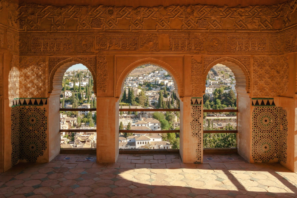 What are the opening hours of the Alhambra - Wat zijn de openingstijden van het Alhambra - Cuáles son las horas de apertura de la Alhambra - Was sind die Öffnungszeiten der Alhambra